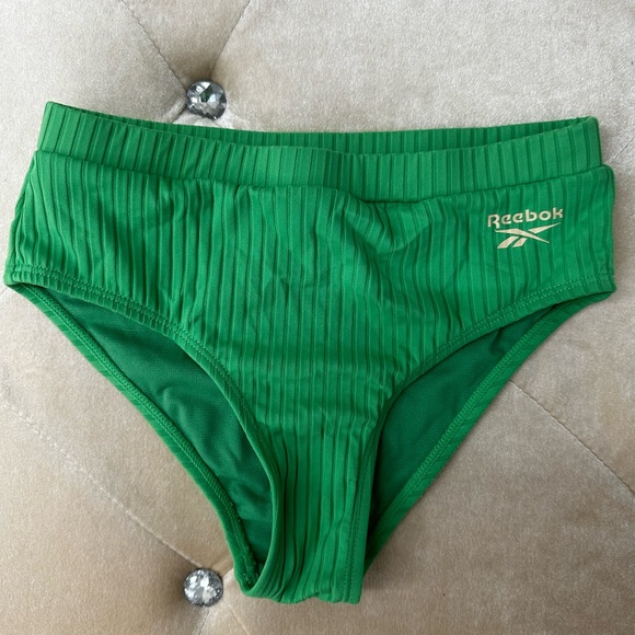 Reebok Kids Green Rashguard Set - Picture 5 of 5